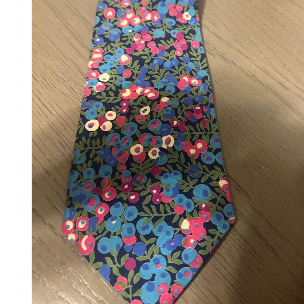 Vintage Liberty London Tana Lawn Cotton Wilshire Berry Floral Tie